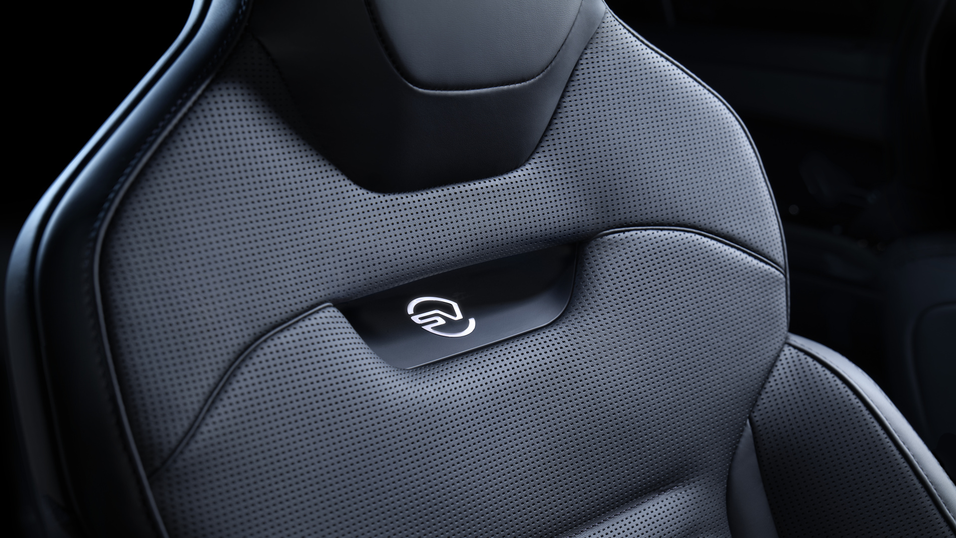 SMALL_RRS_SV_Black_Seat_02